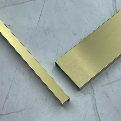 金はブラシをかけられた終了するステンレス鋼のタイルのトリムの金属Uのプロフィールを磨いた