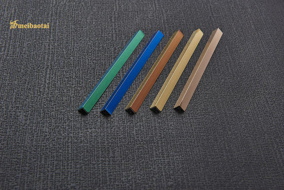 壁装飾用 20mm 幅 PVD カラーコーティング 指紋防止 ステンレス鋼 タイルモールディング L字型