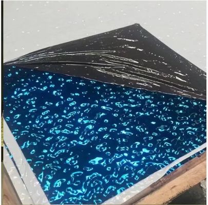 お買い得 内装および建築デザイン用の厚さ0.65mm PVDカラーコーティングウォーターリップルステンレス鋼板（サイズ1219x2438mm） オンライン