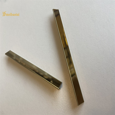 0.7MMの厚さ304のステンレス鋼のタイルのトリムの黒ミラーは終わった